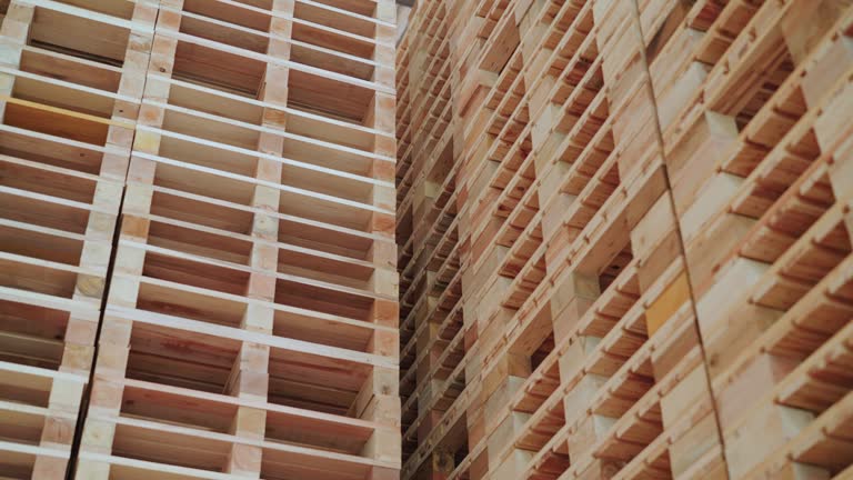 https://media.gettyimages.com/id/1739247089/video/pallets-wood.jpg?b=1&s=640x640&k=20&c=KOS-5J-A9uYYKC3vqaPl6SUf4Cw8GVJNxAEEY-DIBGY=