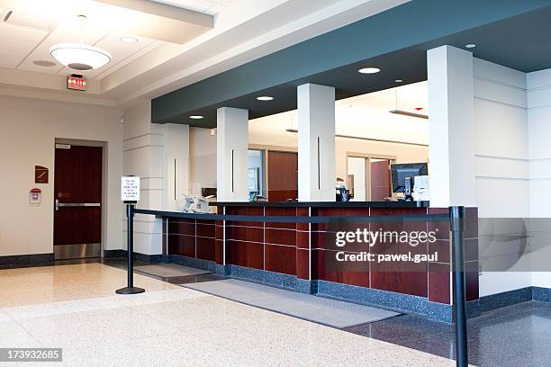 bank - entrance hall 個照片及圖片檔