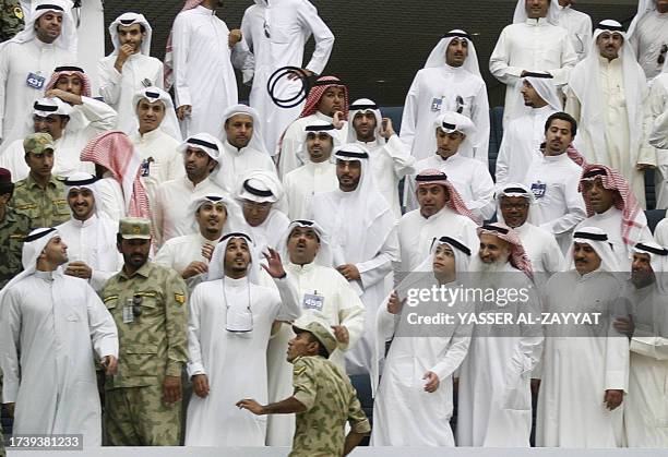 Kuwaitans 1,365 Kuwait Kuwaitis Photos & High Res Pictures - Getty Images