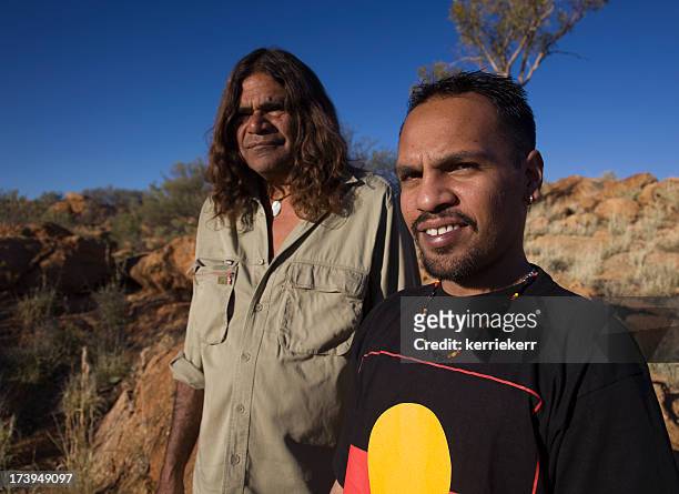 aboriginal hombres - etnia aborigen australiana fotografías e imágenes de stock