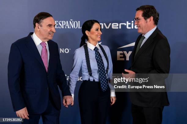 The director of El Español Pedro J. Ramirez, Cruz Sanchez de Lara and the president of the CEOE Antonio Garamendi, during the award ceremony Los...