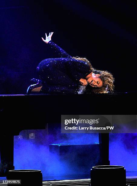 536 Beyonce Chicago Stock Photos, High-Res Pictures, and Images - Getty ...