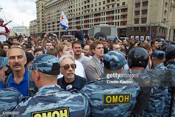 Constrain Photos and Premium High Res Pictures - Getty Images
