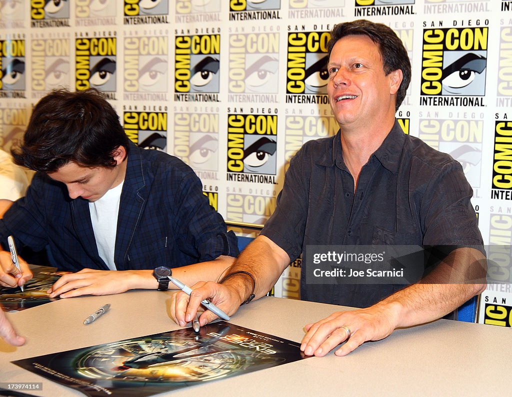 "Ender's Game" Cast Autograph Signing
