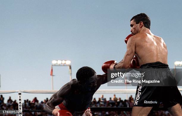 99 Jeff Fenech V Azumah Nelson Stock Photos High Res Pictures And 99-jeff-fenech-v-azumah-nelson-stock-photos-high-res-pictures-and