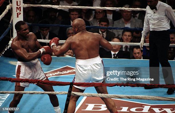 Holyfield Ripped 159 Holyfield Vs Foreman Fight April Stock Photos, High-Res Pictures ...
