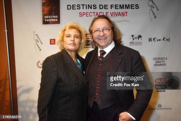 Bill Pallot and Sylvia Beder attend the "Destins De Femmes" Premiere at Theatre Du Rond Point Des Champs Elysees on October 16, 2023 in Paris, France.