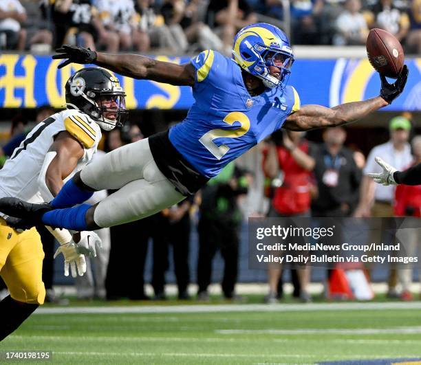 Go Rams Pointing Finger American Football Finger Photos and Premium High Res Pictures - Getty ...