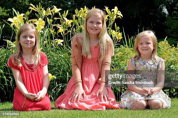 Princess Alexia of the Netherlands, Crown Princess Catharina-Amalia of the Netherlands of the Netherlands and Princess Ariane of the Netherlands pose...