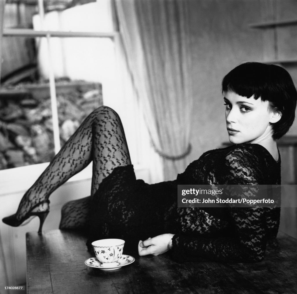 English actress Keeley Hawes, circa 1995. Nieuwsfoto's - Getty Images