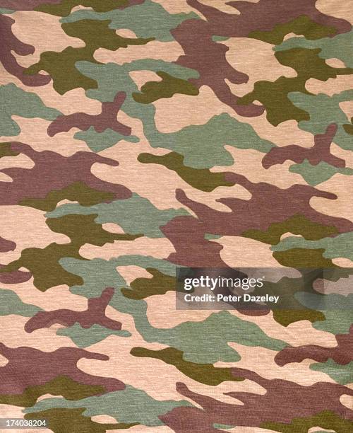 camouflage background - tarnung stock-fotos und bilder