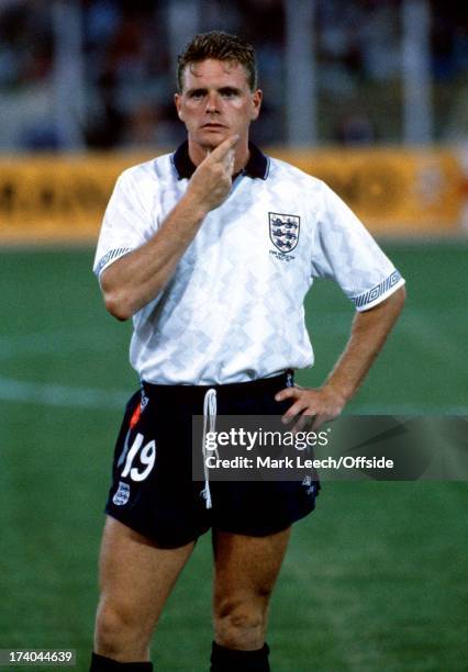 Football World Cup 1990, England v Holland , Paul Gascoigne rubs his chin.