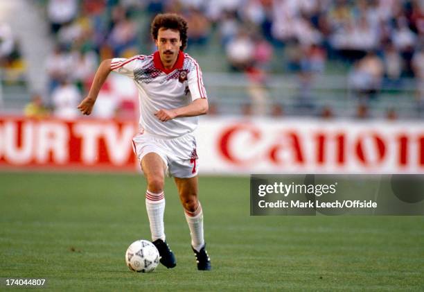 Football World Cup 1990, USSR v Romania, Sergei Aleinkov.