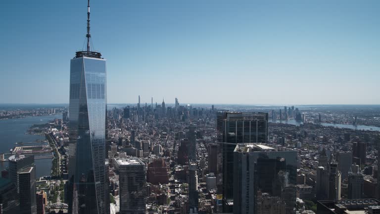https://media.gettyimages.com/id/1740519995/video/scenic-aerial-new-york-city-view-of-lower-manhattan-architecture-panoramic-downtown-footage.jpg?b=1&s=640x640&k=20&c=AxZVUUJmgqLAbgtBQqaB5wPXOfzIx8BJW5qypOhS4Uw=