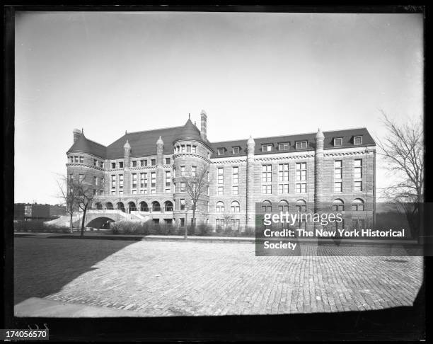 American Museum of Natural History, north side of West 77th Street,New York, New York, late 1890.