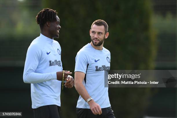 Stefan De Vrij of FC Internazionale arrives during the FC Internazionale training session at Suning Training Centre at Appiano Gentile on October 17,...