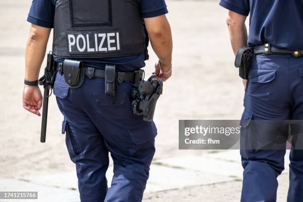 equipment-belt of a german police officer - germany police stock pictures, royalty-free photos & images