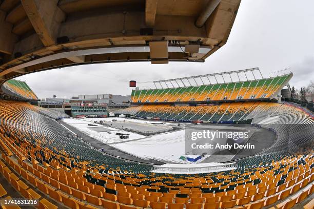 Edmonton Tim 96 Tim Hortons Field Stadium Stock Photos, High-Res Pictures, and ...