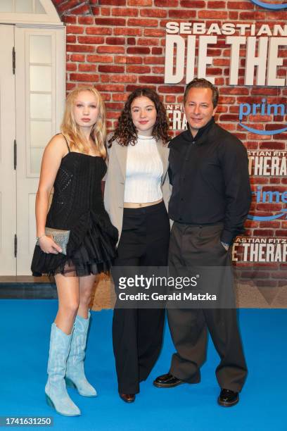 Helena Zengel, Eva Marlen Hirschburger and Trystan Pütter attend the "Die Therapie" Premiere at Zoopalast on October 23, 2023 in Berlin, Germany.