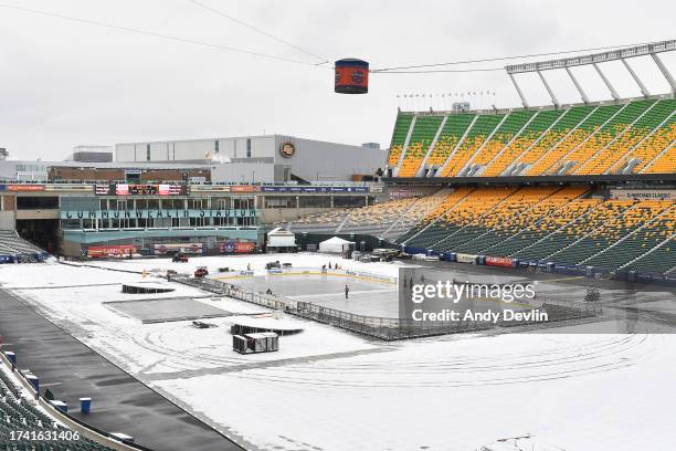 Edmonton Tim 96 Tim Hortons Field Stadium Stock Photos, High-Res Pictures, and ...