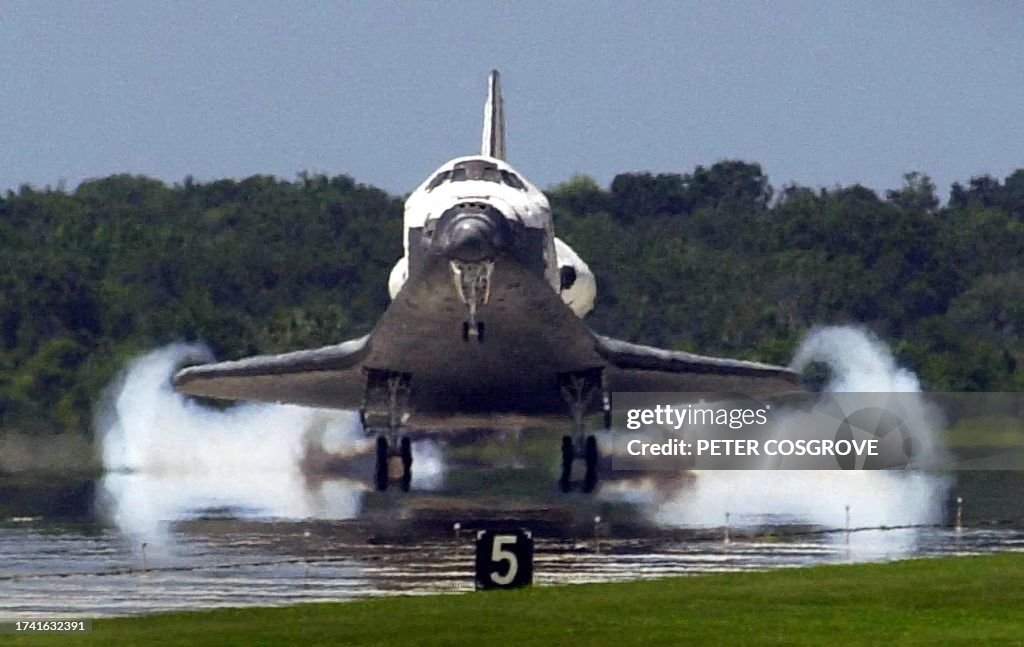 US-SPACE-SHUTTLE-DISCOVERY