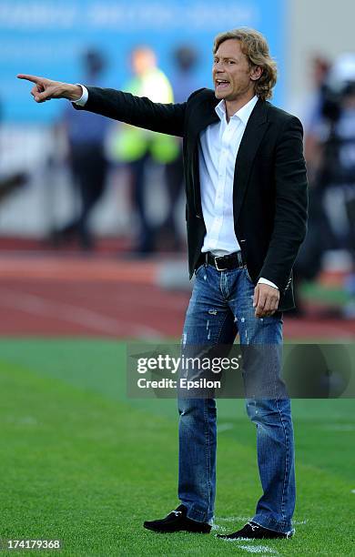 Head coach Valeri Karpin of FC Spartak Moscow gestures during the Russian Premier League match betweenn FC Ural Sverdlovsk Oblast and FC Spartak...