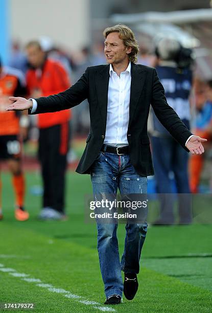 Head coach Valeri Karpin of FC Spartak Moscow gestures during the Russian Premier League match betweenn FC Ural Sverdlovsk Oblast and FC Spartak...