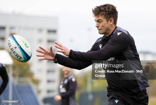 Ross Thompson Rugby Ross Thompson Photos and Premium High Res Pictures - Getty Images