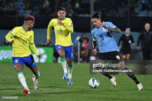 Darwin Nuñez of Uruguay controls the ball during the FIFA World Cup 2026 Qualifier match between Uruguay and Brazil at Centenario Stadium on October...