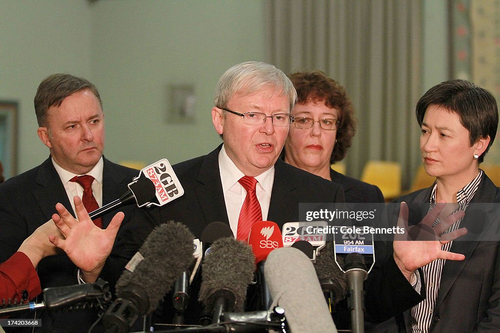 Minister Kevin Rudd Prime Minister Kevin Rudd with senior cabinet members, holds a press ...