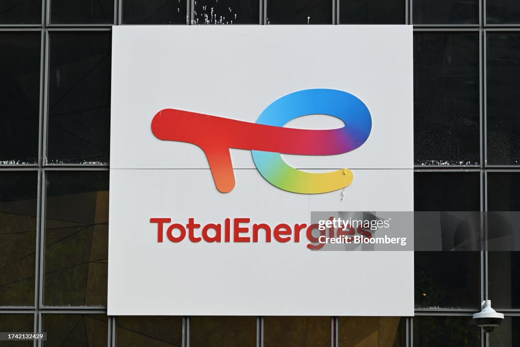 Totql A company logo on the exterior of the TotalEnergies SE headquarters ...