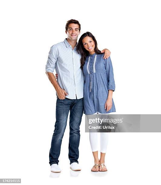 romantische junges paar stehen zusammen auf weiß - couples cut out stock-fotos und bilder