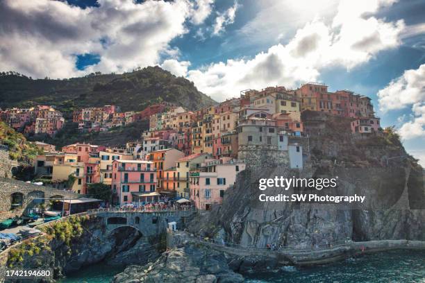 manarola fishing village in the famous cinque terre, italy - peace un stock pictures, royalty-free photos & images