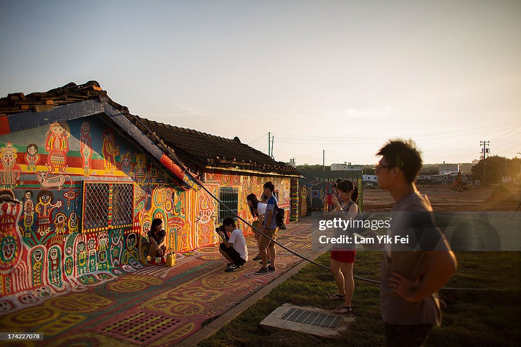 Visitors Explore Rainbow Military Dependents' Village