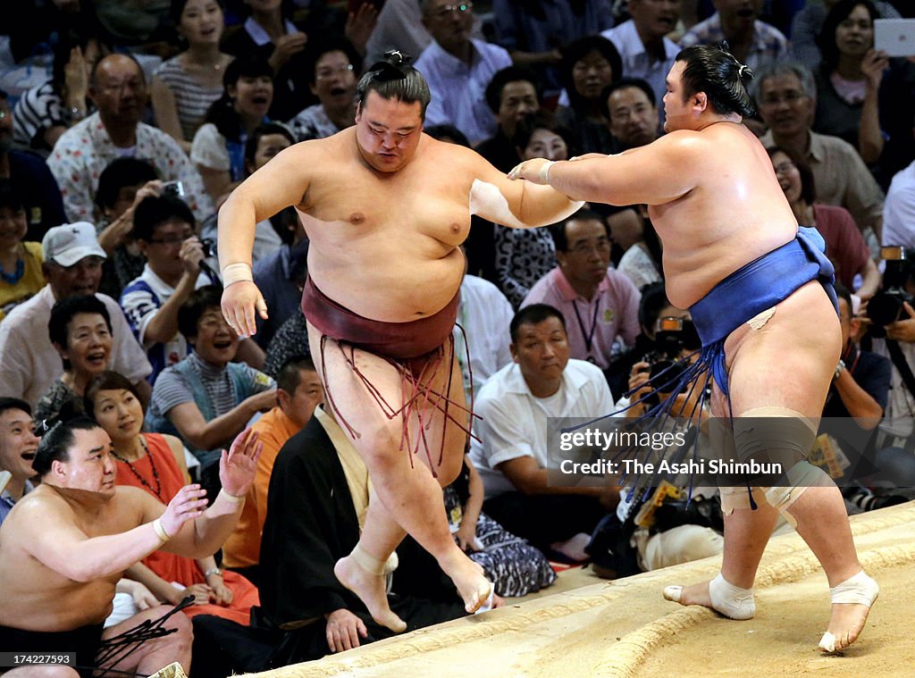 Grand Sumo Nagoya Tournament - Day 15