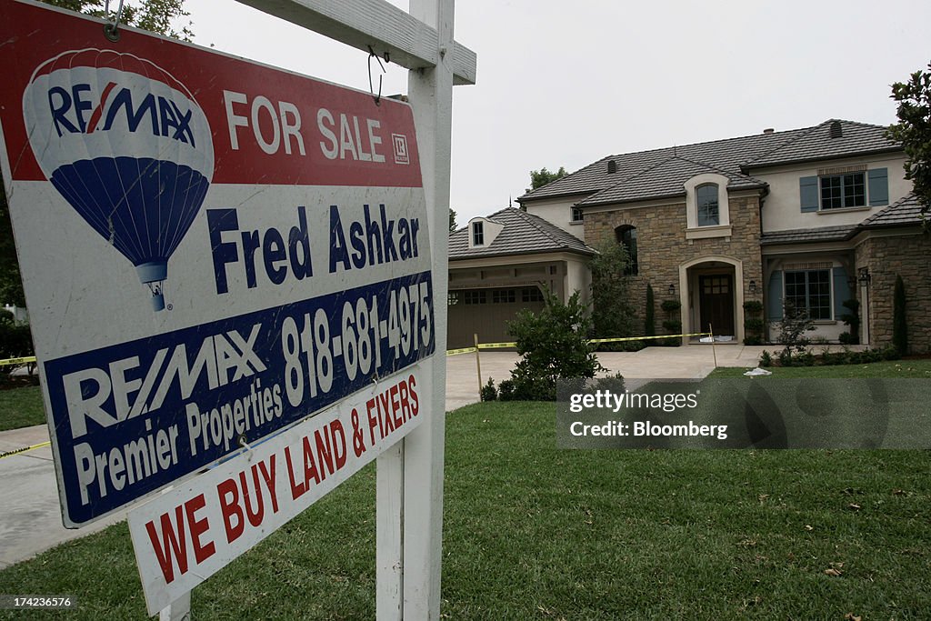 Sales of Existing Homes in U.S. Unexpectedly Dropped in June