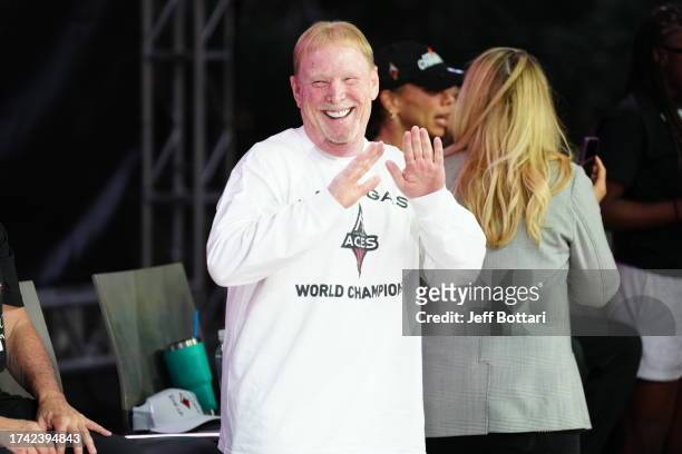 Las Vegas Raiders owner and managing general partner and Las Vegas Aces owner Mark Davis celebrates during the 2023 WNBA championship victory parade...