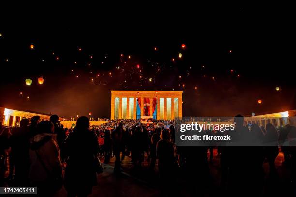 peace balloons flown at anıtkabir at night on the occasion of the 100th anniversary of the çanakkale victory - ataturk mausoleum stock pictures, royalty-free photos & images