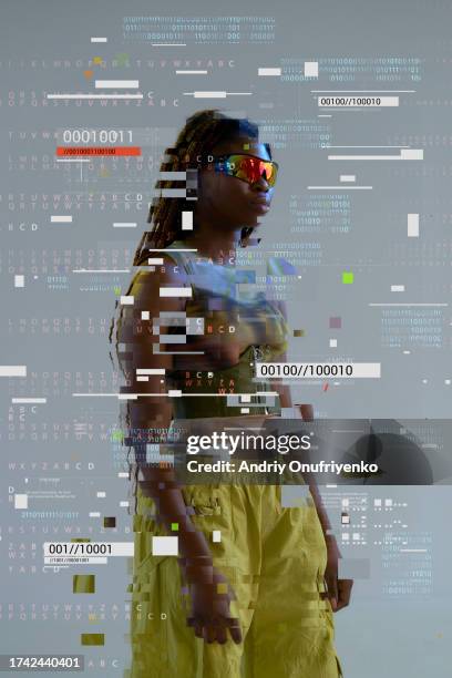 metaverse portrait. - digitalanzeige stock-fotos und bilder