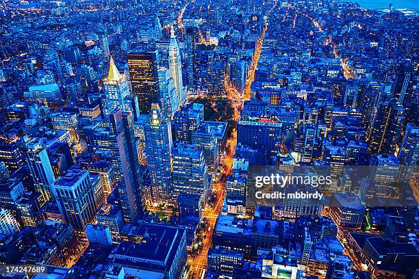 edificios de la ciudad de nueva york, manhattan, ee.uu - aerial new york fotografías e imágenes de stock