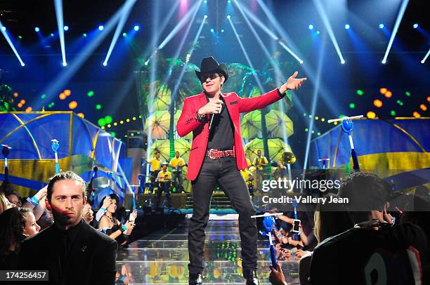 El Dasa performs onstage during the Premios Juventud 2013 at Bank United Center on July 18, 2013 in Miami, Florida.