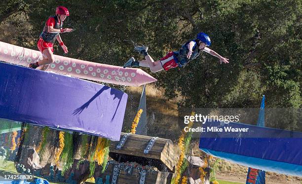 Wipe Out Rocks 52 Newlyweds Love And Other Wipeouts Stock Photos, High-Res Pictures ...