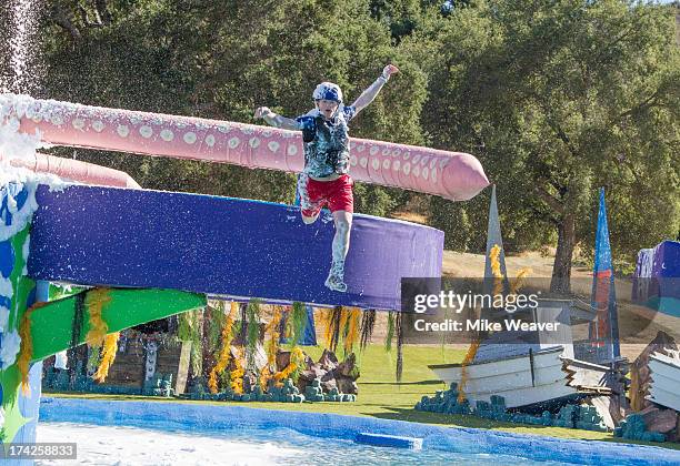 Wipe Out Rocks 52 Newlyweds Love And Other Wipeouts Stock Photos, High-Res Pictures ...
