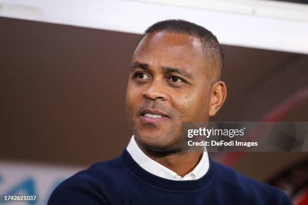 Head coach Patrick Kluivert of Adana Demirspor looks on prior to the Turkish Super League match between Fatih Karagumruk and Adana Demirspor at...