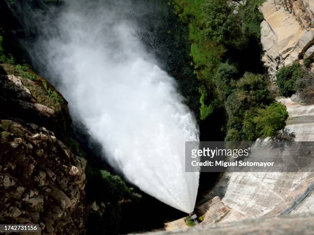 the almendra dam, - almendra stock-fotos und bilder