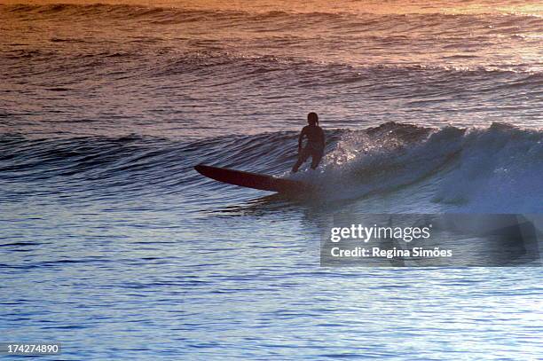 amanhecer na praia - amanhecer stock pictures, royalty-free photos & images