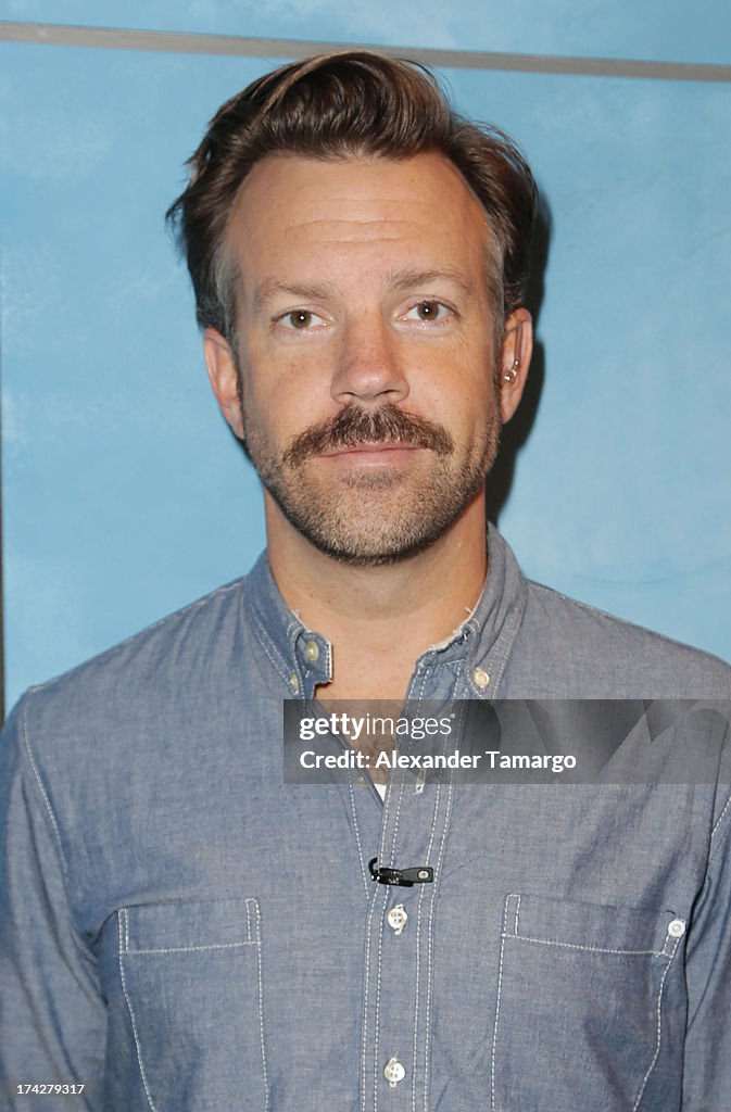 Jason Sudeikis Visits Univisions Despierta America