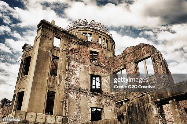 hiroshima atomic dome - hydrogen bomb stock pictures, royalty-free photos & images