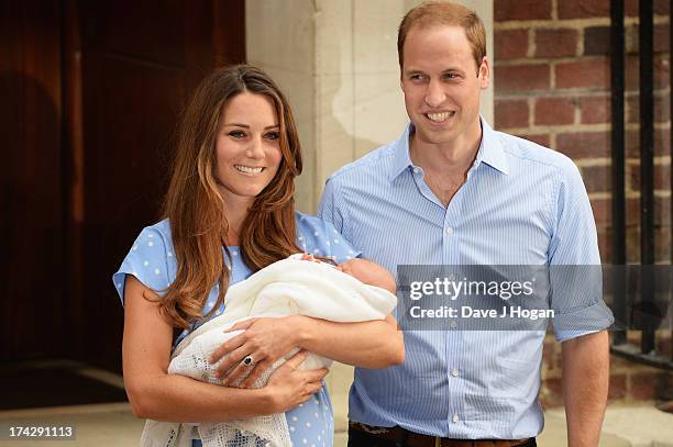 Prince William, Duke of Cambridge and Catherine, Duchess of Cambridge, depart The Lindo Wing with their newborn son at St Mary's Hospital on July 23,...