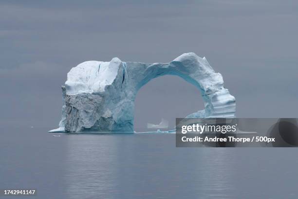 scenic view of frozen sea against sky - andree thorpe stock pictures, royalty-free photos & images